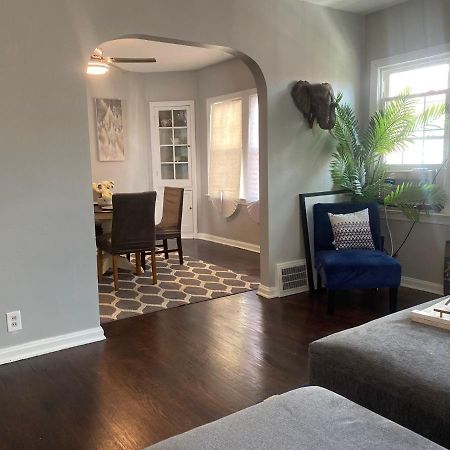 Cozy, Upstairs Apartment Pets Welcome With Fee Family Friendly Close To Everything Cleveland Bagian luar foto